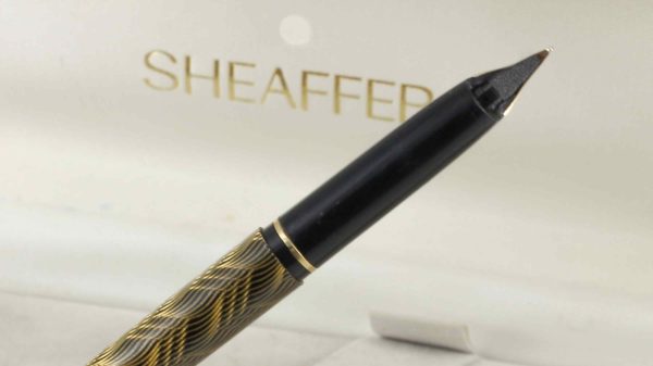 Sheaffer Targa 676s Slim Fountain Pen 14K Nib (Feather Pattern)