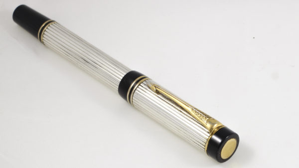 Parker Duofold Centennial Silver Fountain Pen - 18K 750 Gold Nib F