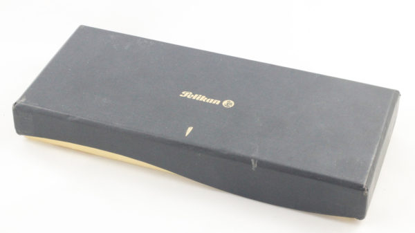 Best Pen Shop | Pelikan Celebry R590 Rollerball Pen Sapphire Black / Gray Gold Cap